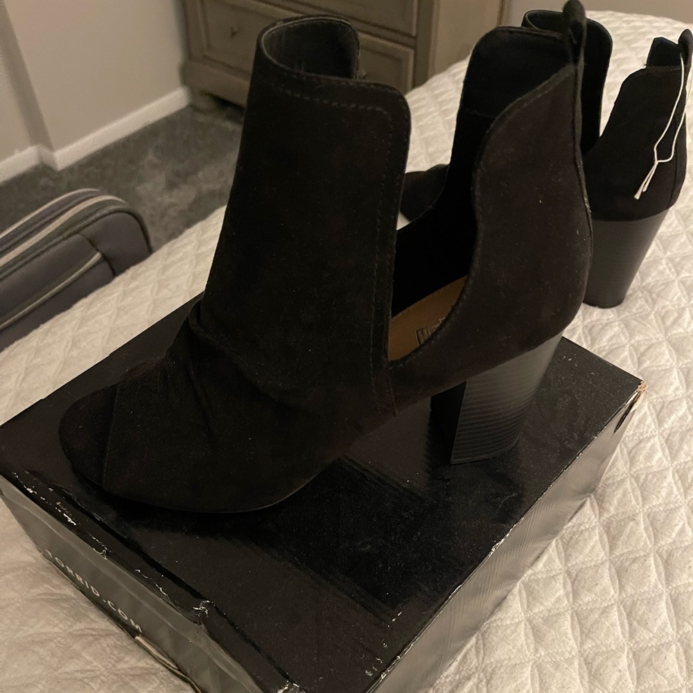 Cut-Out Heels